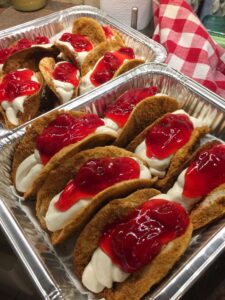 strawberry crunch cheesecake tacos recipe