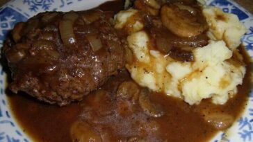 HAMBURGER STEAKS WITH ONION GRAVY