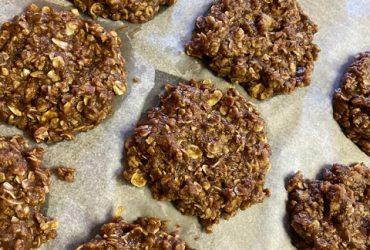 EASY NO BAKE COOKIES