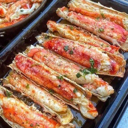 Baked Crab Legs in Butter Sauce