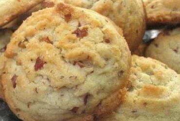 HOMEMADE PECAN SANDIES
