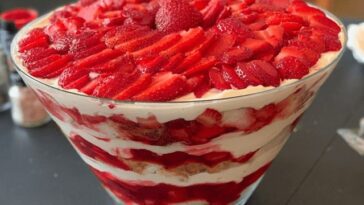 Strawberry Cheesecake Trifle