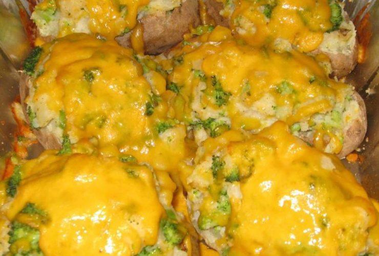 BROCCOLI CHEDDAR STUFFED POTATOES
