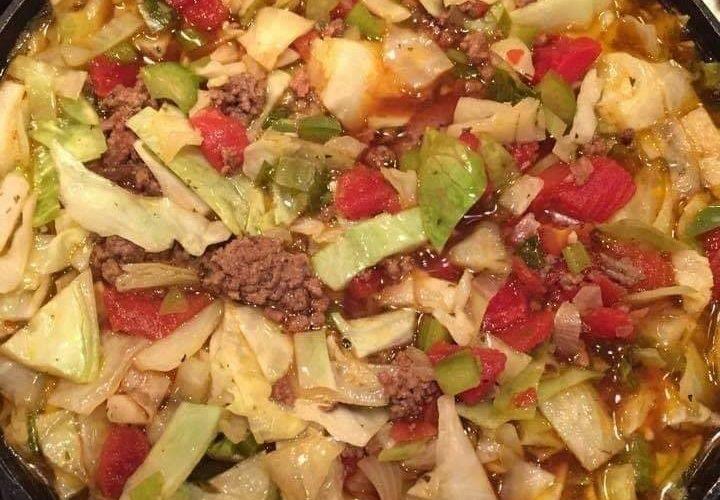 CABBAGE SOUP WITH HAMBURGER