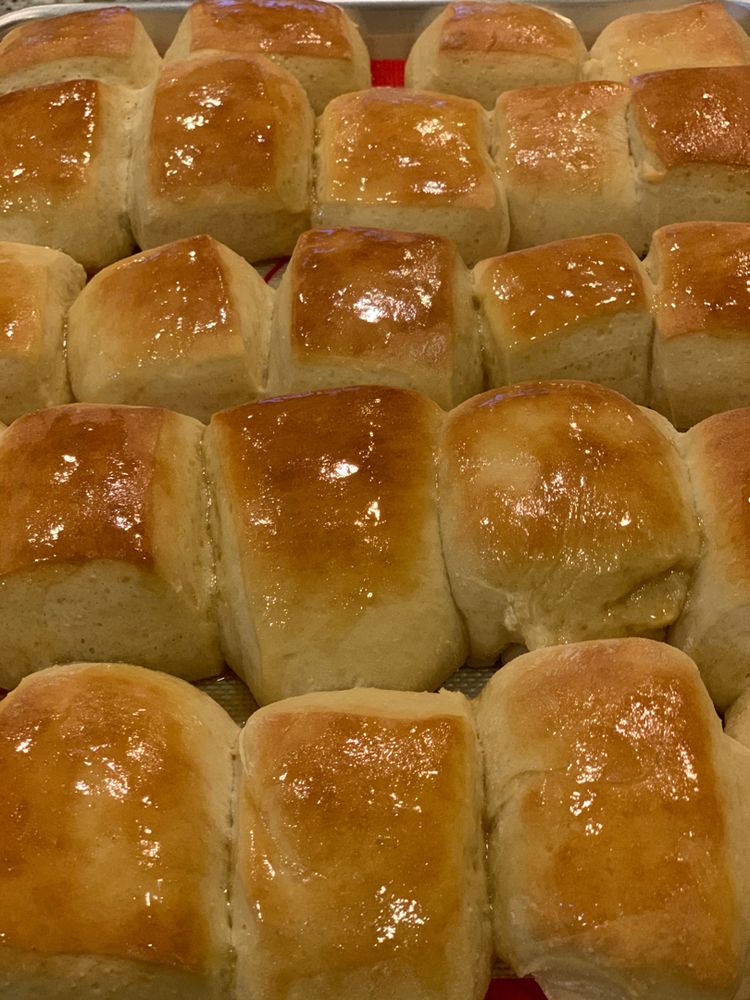 Texas Roadhouse’s Rolls with Honey Cinnamon Butter 