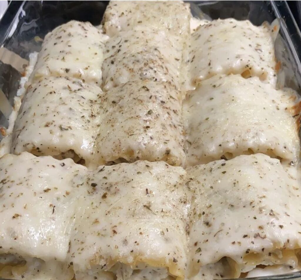 Chicken Alfredo Lasagna Rolls