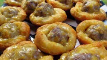 Easy Cheesy Sausage Biscuit Bites