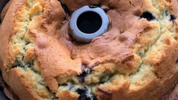 Blueberry Sour Cream Coffee Cake