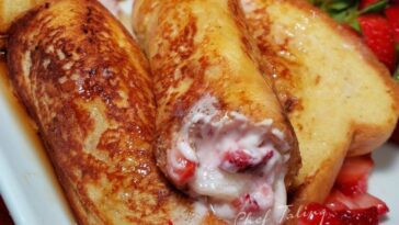 Strawberry French Toast Roll-Ups