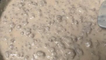 Pioneer Woman Sausage Gravy