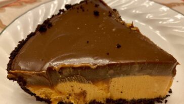 No Bake Cream Cheese Peanut Butter Pie