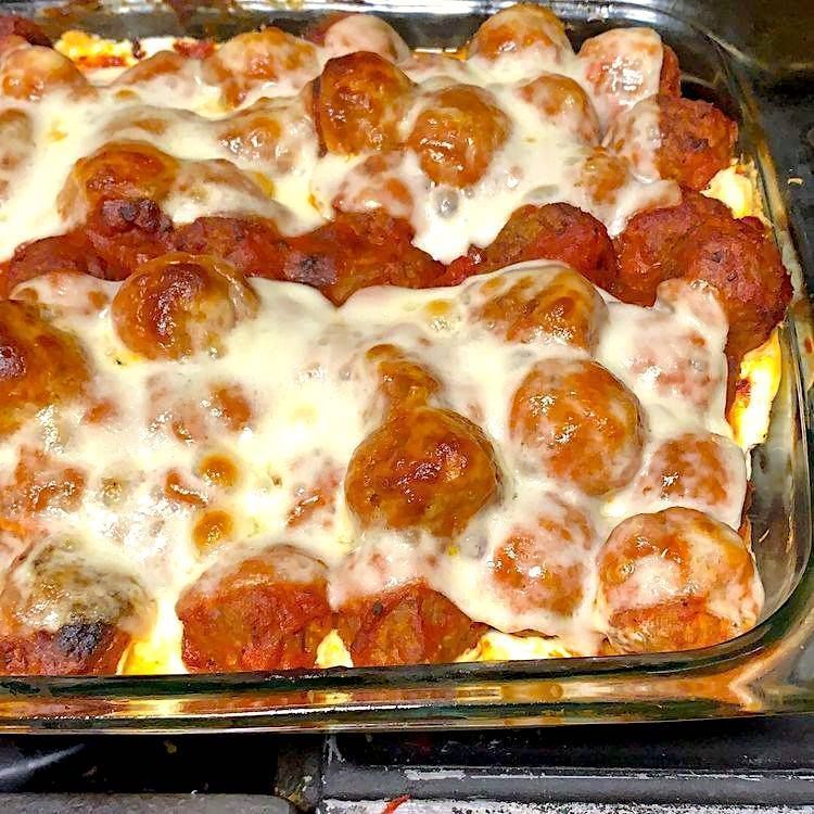 Casserole de boulettes de viande vider et cuire au four