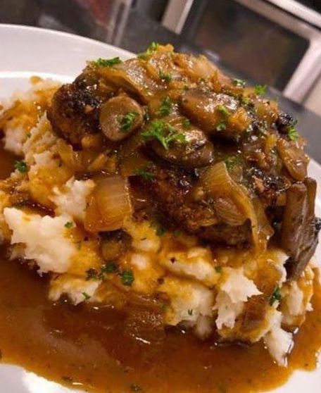 Salisbury Steak with Mashed Potatoes and Mushroom Gravy