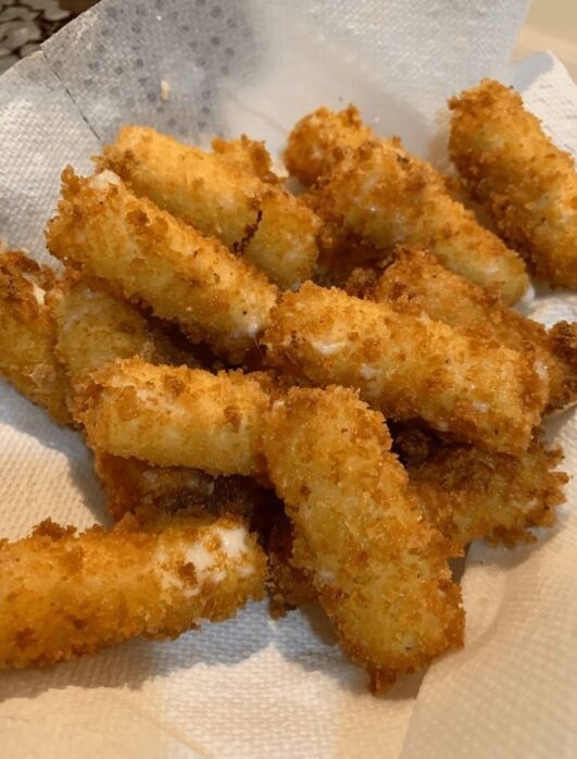 Homemade Fried Mozzarella Sticks - Recipes Need