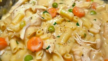 Chicken Pot Pie Noodle Skillet