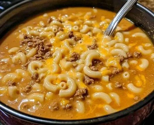 One-Pot Macaroni Cheeseburger Soup