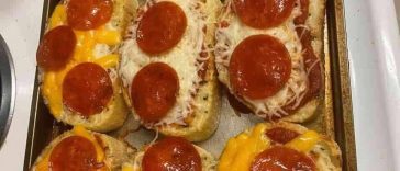 Easy Garlic Bread Pizza