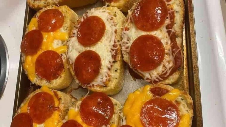 Easy Garlic Bread Pizza