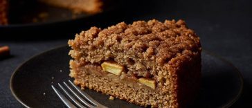 Cinnamon Apple Cake