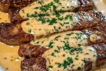 Juicy Steak with Creamy Garlic Sauce