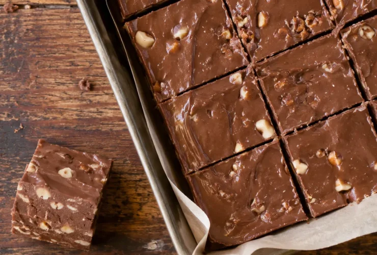 PAULA DEEN’S 5-MINUTES FUDGE