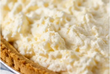 3-Ingredient Pineapple Fluff Pie