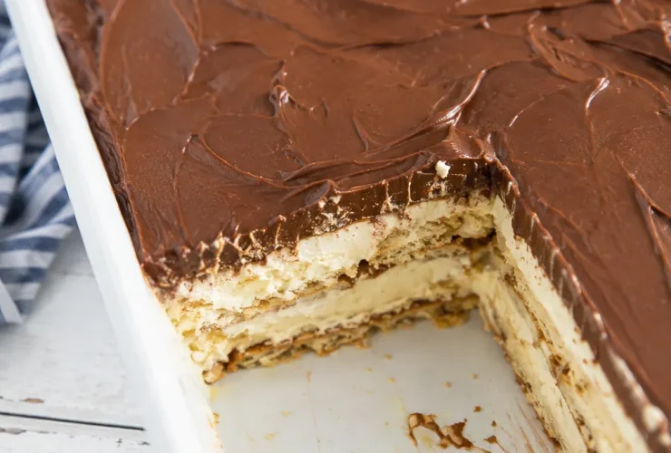 No bake Chocolate Eclair Cake
